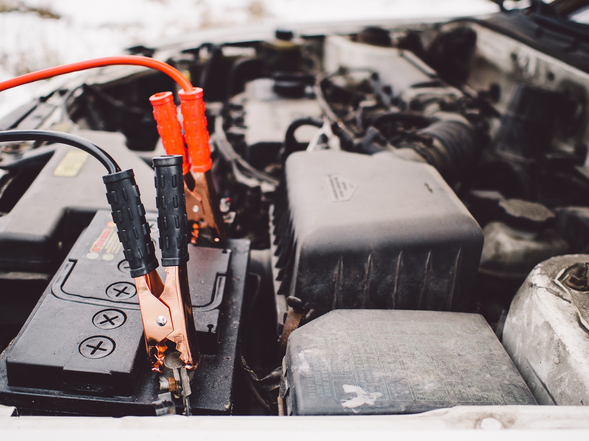 Changer la batterie d'auto avant qu'il ne soit trop tard