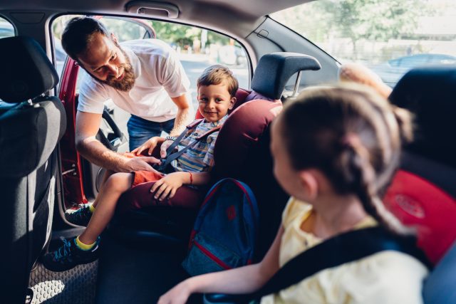 Automobile / Sécurité. Enfants en voiture : quel siège auto devez