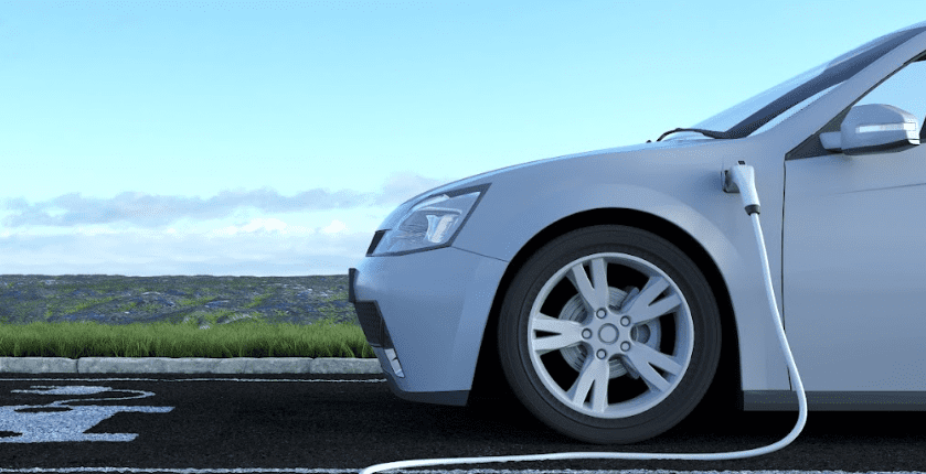 voiture électrique qui recharge